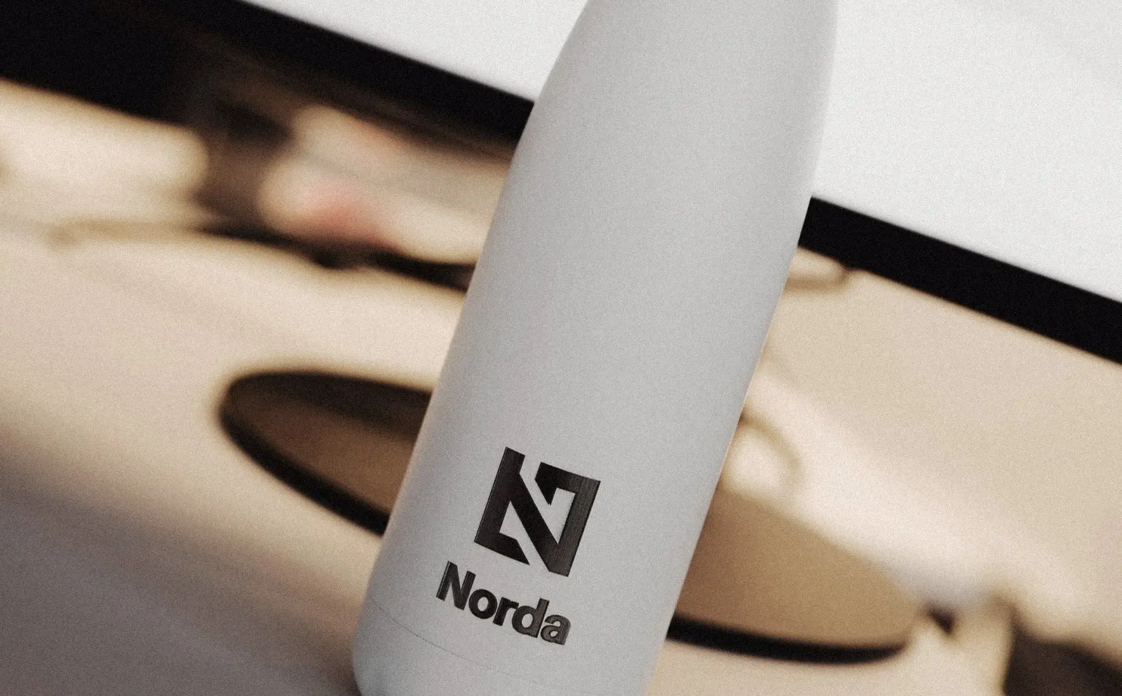 Vatnsflaska merkt Norda